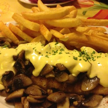 Gaststätte Kleine-Möllhoff - Fantastisches Schnitzel mit frischen Champignons und toller Sauce Hollandaise - Beer Garden Near Me - Essen, NW Gaststätte Kleine-Möllhoff - Fantastisches Schnitzel mit frischen Champignons und toller Sauce Hollandaise - Beer Garden Near Me - Essen, NW