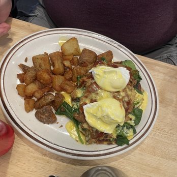 Honey Butter's Kitchen - Benedict - American Near Me - Williamsburg, Virginia