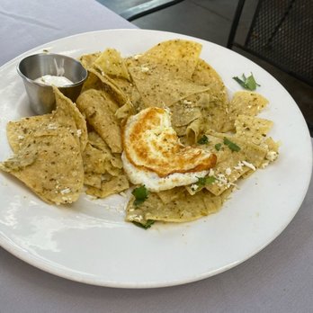 Baily's Old Town - Nachos wannabe chilaquiles - New American Near Me - Temecula, California