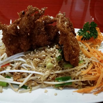 Indian Express - Soft shell crab pad thai. - Vegan Near Me - Wheaton, Maryland Indian Express - Soft shell crab pad thai. - Vegan Near Me - Wheaton, Maryland