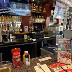 Red Robin Gourmet Burgers and Brews - Bar Area