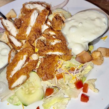 El Bait Shop - Fried chicken salad @hybrideater - Bars Near Me - Des Moines, Iowa El Bait Shop - Fried chicken salad @hybrideater - Bars Near Me - Des Moines, Iowa