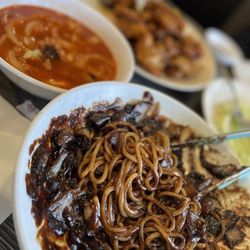 House Of Joy - Jjajangmyeon + jjamppong