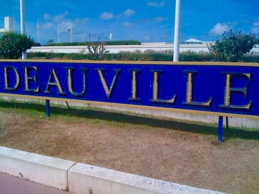 Deauville Beach by null