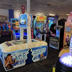 Chuck E. Cheese