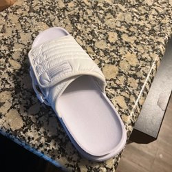 Buffalo Exchange - What am I supposed to do with one shoe?