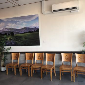 D T Dim Sum & Tea - Just opened inside to let you sit to wait for your order. - Coffee & Tea Near Me - San Leandro, California