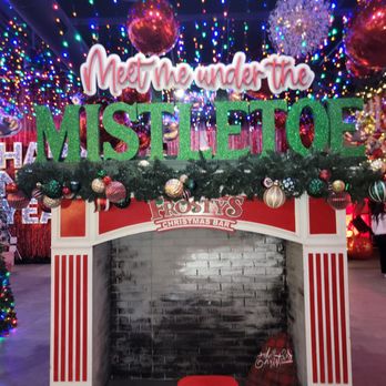 Frosty's Christmas Bar - Bars Near Me - Houston, Texas