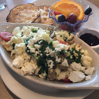 Egg Harbor Cafe - Egg white omelette with goat cheese and chicken sausage - Breakfast & Brunch Near Me - Oak Brook, Illinois