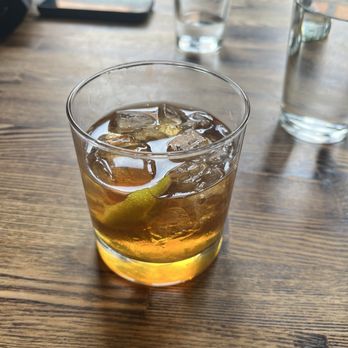 Warfield Distillery & Brewery - Basic old fashioned - New American Near Me - Ketchum, Idaho Warfield Distillery & Brewery - Basic old fashioned - New American Near Me - Ketchum, Idaho