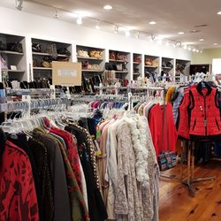 Yours Truly Consignment Shop - Ladies clothing, jewelry, handbags & accessories.