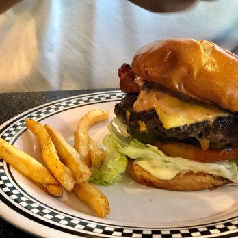Cool Cat Cafe - Big beef patty 10oz. If flavor - American Near Me - Pismo Beach, California Cool Cat Cafe - Big beef patty 10oz. If flavor - American Near Me - Pismo Beach, California