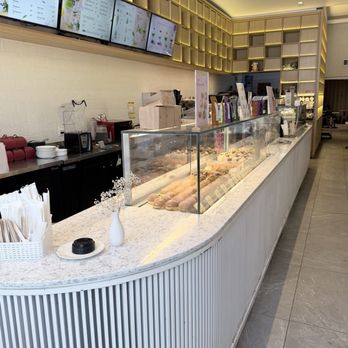Bloom - Front desk upon entering - Cafes Near Me - Toronto, Ontario