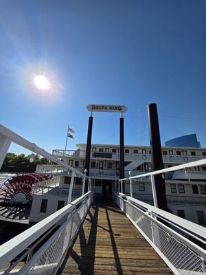 Delta King Hotel by null