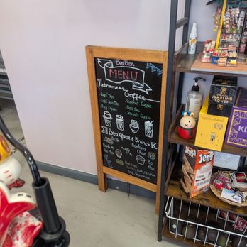 Bon Bon's Cakery and Cafe - Cafes Near Me - Fairfax, Virginia