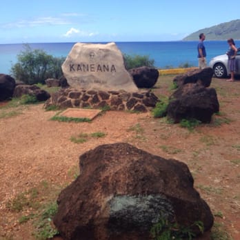 Upper Makua Cave - Access Restricted - Find this rock in this dirt lot and park here - Hiking Near Me - Waianae, Hawaii Upper Makua Cave - Access Restricted - Find this rock in this dirt lot and park here - Hiking Near Me - Waianae, Hawaii