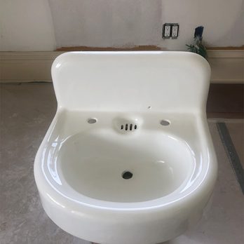 D&d Master Refinishing - This sink had not been refinished in at least 25 years, probably longer. It looks great. - General Contractors Near Me - Houston, Texas