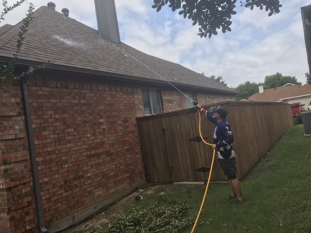 Slide of 1st Choice Softwash Solutions