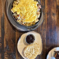 Egg Harbor Café - Matty's Matt's Meaty Skillet