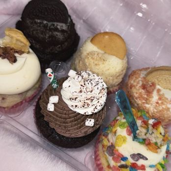 MaD Kakes - Cupcakes - Custom Cakes Near Me - Palmdale, California MaD Kakes - Cupcakes - Custom Cakes Near Me - Palmdale, California