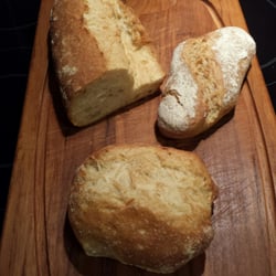 Bäckerei Evertzberg - Baguette Parisienne, Pan Titi (Weizenbrötchen) und Rusti (Roggenbrötchen)
