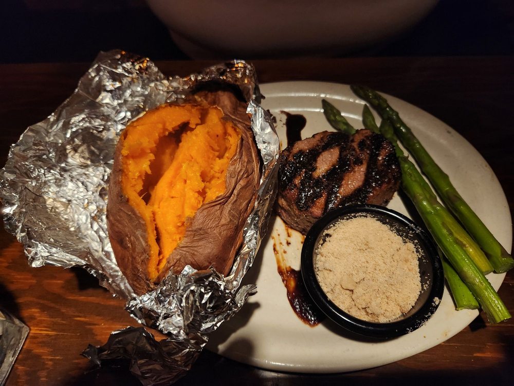 Popeye's Chop House Logo