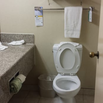 Quality Inn & Suites - Dirty toilet! Really? - Hotels Near Me - Walnut, California Quality Inn & Suites - Dirty toilet! Really? - Hotels Near Me - Walnut, California