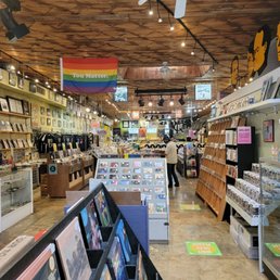 Great customer service and great selection of vinyl records