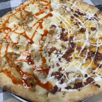 Mozza Pizza Restaurant - Buffalo chicken and bacon ranch medium size - Pizza Near Me - Huntsville, Alabama Mozza Pizza Restaurant - Buffalo chicken and bacon ranch medium size - Pizza Near Me - Huntsville, Alabama
