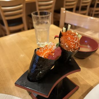 ishiyanaページ Home - Moriyama Sushi