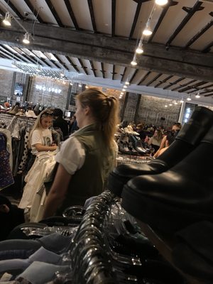 Beacon's Closet by null