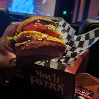 Movie Tavern Williamsburg - Crispy chicken sandwich - Cinema Near Me - Williamsburg, Virginia Movie Tavern Williamsburg - Crispy chicken sandwich - Cinema Near Me - Williamsburg, Virginia