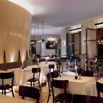 Eiffel - Innenansicht Restaurant Eiffel - French Near Me - Berlin, BE Eiffel - Innenansicht Restaurant Eiffel - French Near Me - Berlin, BE