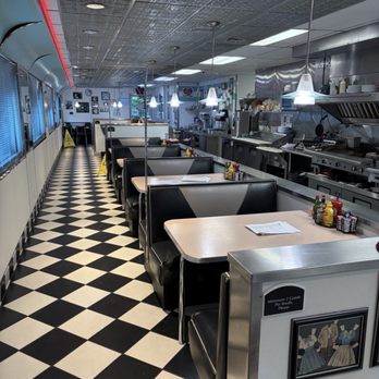 Penny's Diner - Diners Near Me - Dunsmuir, California