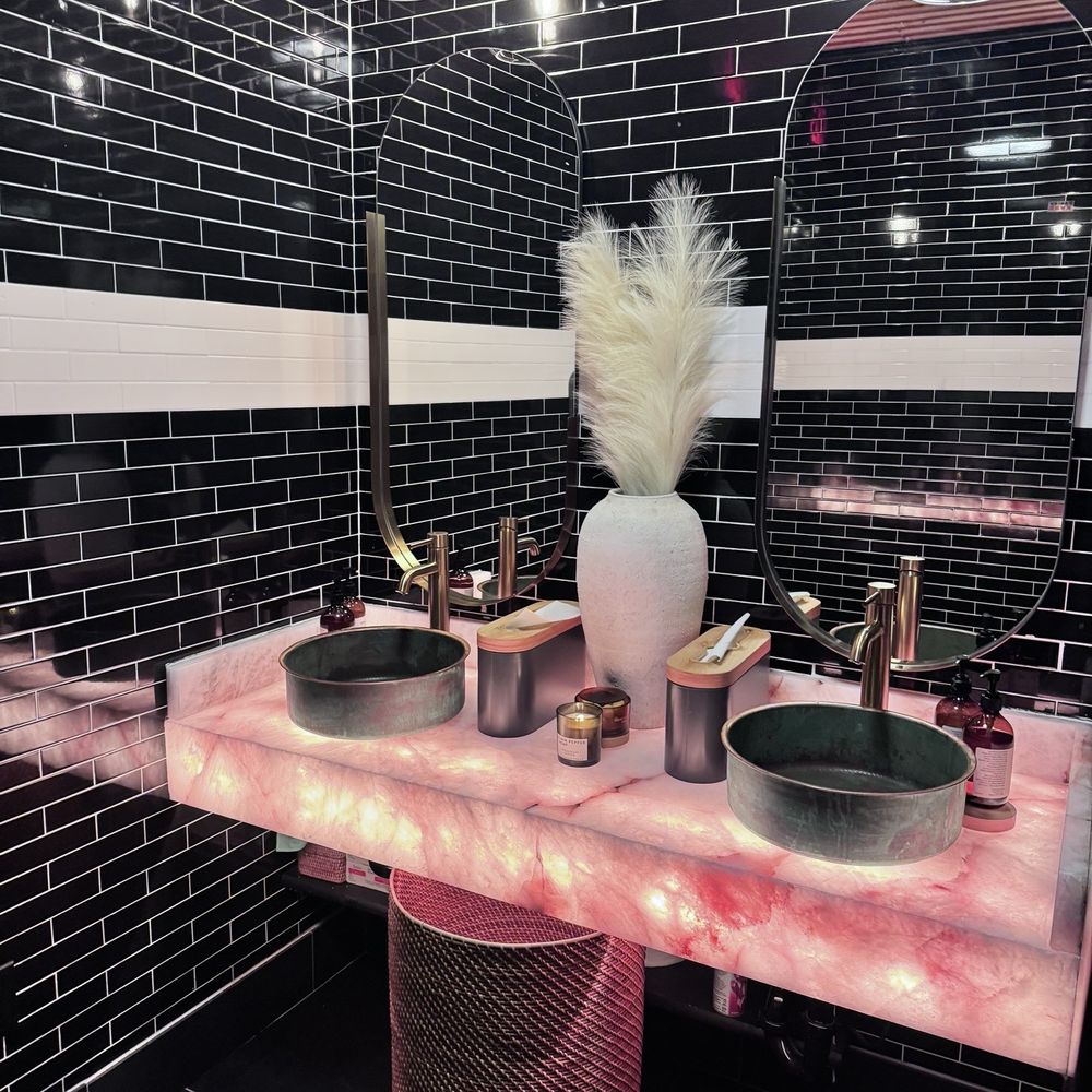 Cataluna Jax - Ladies Bathroom - Spanish Near Me - Jacksonville, Florida