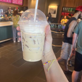 Starbucks - Venti iced white chocolate mocha - Coffee & Tea Near Me - Orlando, Florida Starbucks - Venti iced white chocolate mocha - Coffee & Tea Near Me - Orlando, Florida