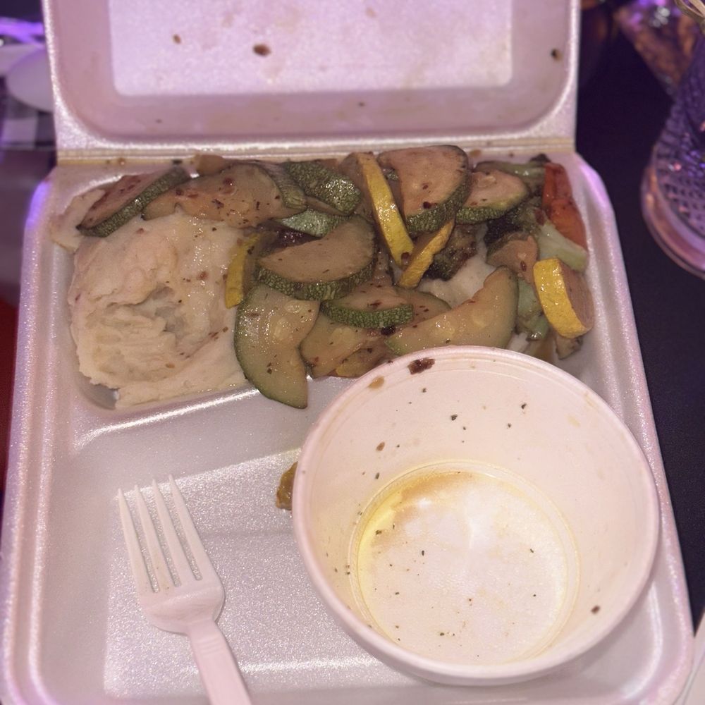 Park Place at The Boardwalk - Veggie and mashed potatoes - Steakhouses Near Me - Katy, Texas