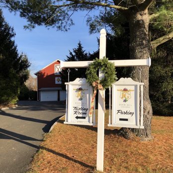 4JG's Vineyards - Wine Tasting Room Near Me - Colts Neck, New Jersey