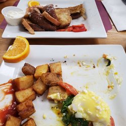 Buppa’s Breakfast - Florentine Benedict and Apple French toast