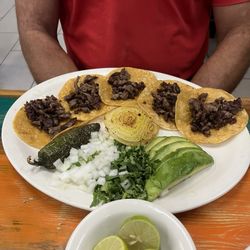 Fajita mini tacos at a seafood place (for the trendsetters)