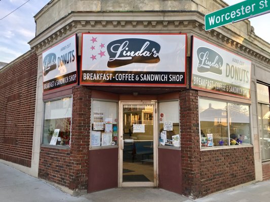 Linda's Donuts by null