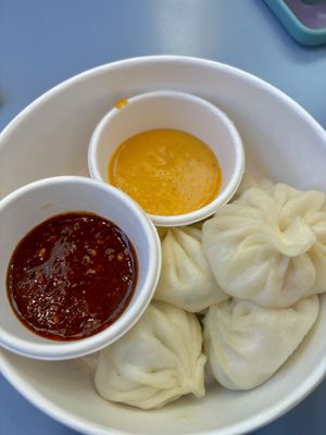 Eat Momo by null