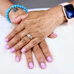 Pink gel with sparkles - manicure with short nails! Perfect!
