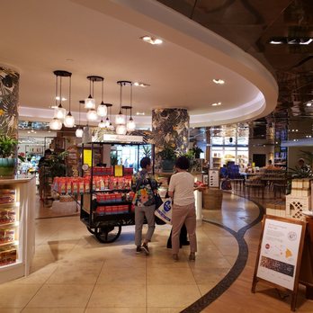 Dfs Duty Free 151 Photos 14 Reviews 300 Rodgers Blvd Honolulu Hi Yelp