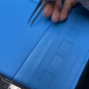 Cell Geeks - Loose part from not correctly installing - Mobile Phone Repair Near Me - Huntsville, Texas