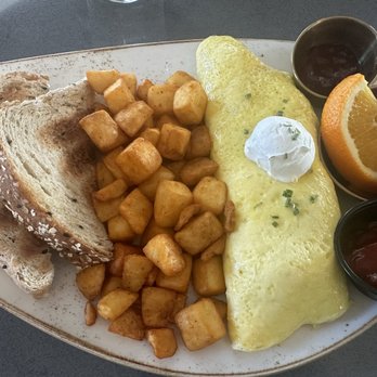 Brunch With Me - Lobster Omelet - Breakfast & Brunch Near Me - Saint Clair Shores, Michigan Brunch With Me - Lobster Omelet - Breakfast & Brunch Near Me - Saint Clair Shores, Michigan