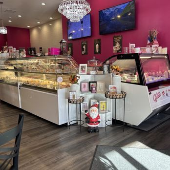 Le Macaron French Pastries - Counter - Macarons Near Me - Webster Groves, Missouri Le Macaron French Pastries - Counter - Macarons Near Me - Webster Groves, Missouri