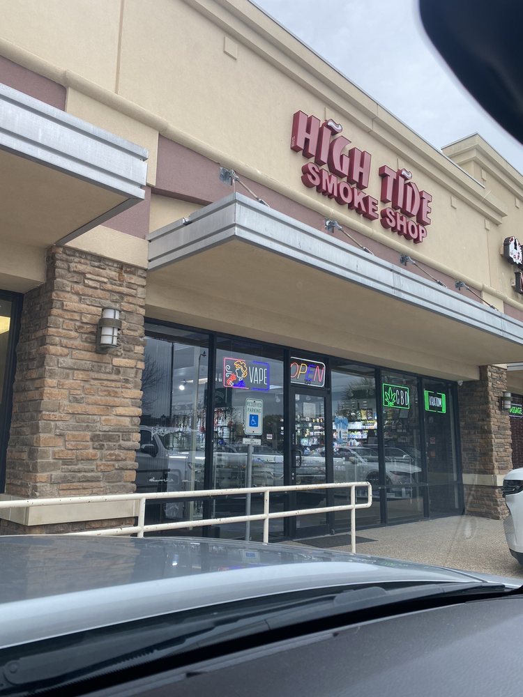 High Tide Smoke Shop Photos