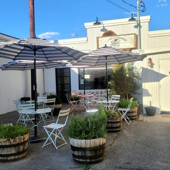 Good Earth Yogurt - Ice Cream & Frozen Yogurt Near Me - Bishop, California