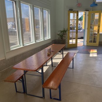 Shake Shoppe - Lobby/ waiting/ smoothie area - Juice Bars & Smoothies Near Me - New Orleans, Louisiana